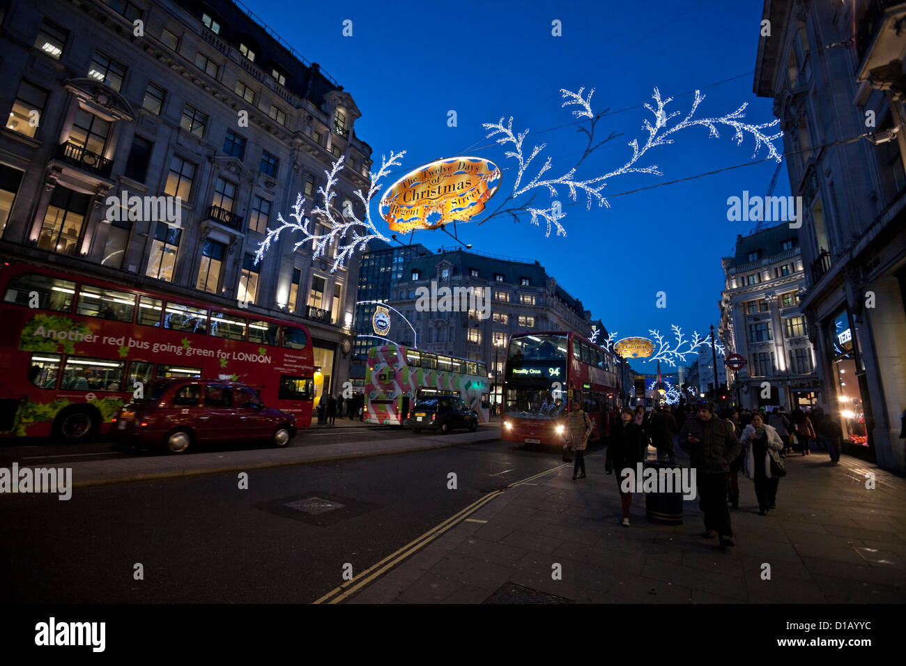 Regent Street lumières de Noël et décoration, Londres, Angleterre, Royaume-Uni Banque D'Images
