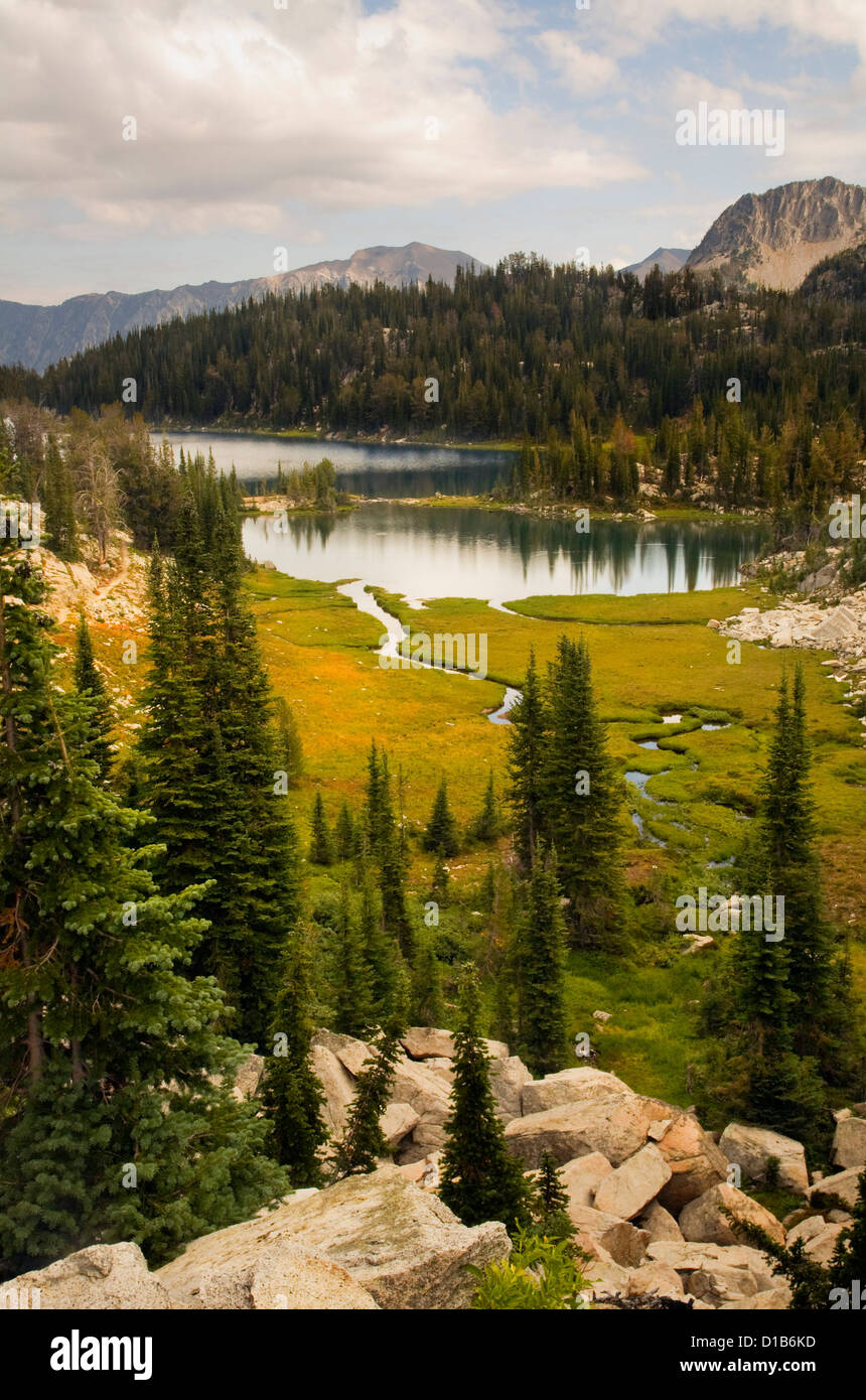 Ou00792-00...OREGON - Mocassin Lake dans la région du bassin du lac de l'Aigle Cap nature sauvage dans l'Wallowa-Whitman National Forest. Banque D'Images
