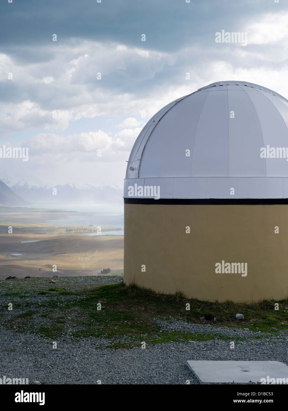 Vue sur le Mt. John Observatory exploité par l'Université de Canterbury, près de Lake Tekapo, Nouvelle-Zélande. Banque D'Images