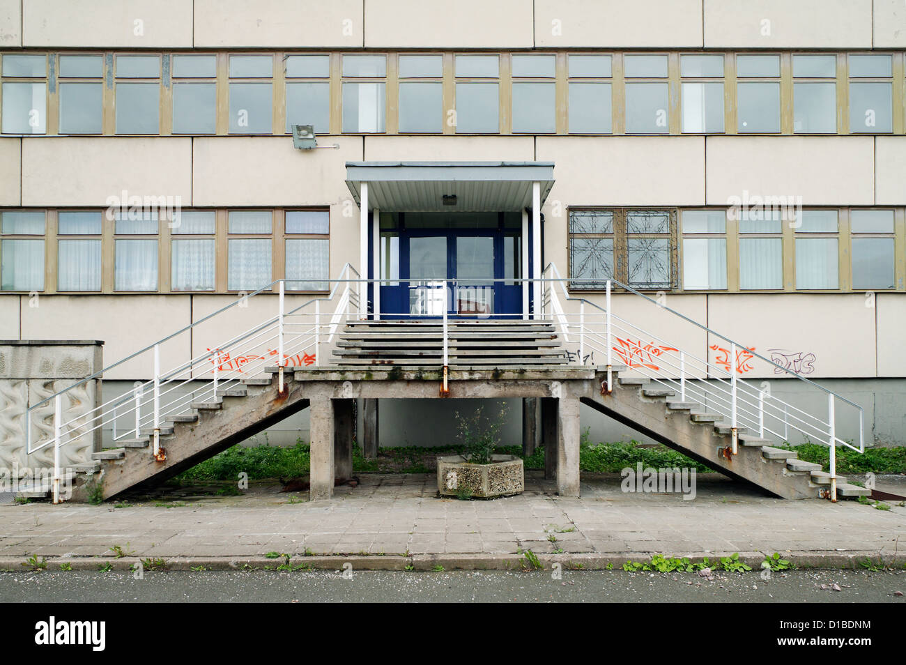 Gotha, Allemagne, l'entrée d'un immeuble de bureaux Banque D'Images