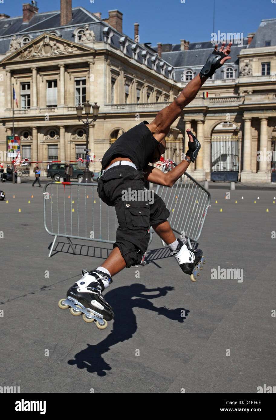 Paris, France, en rollers homme passe au cours d'une épreuve Photo Stock -  Alamy