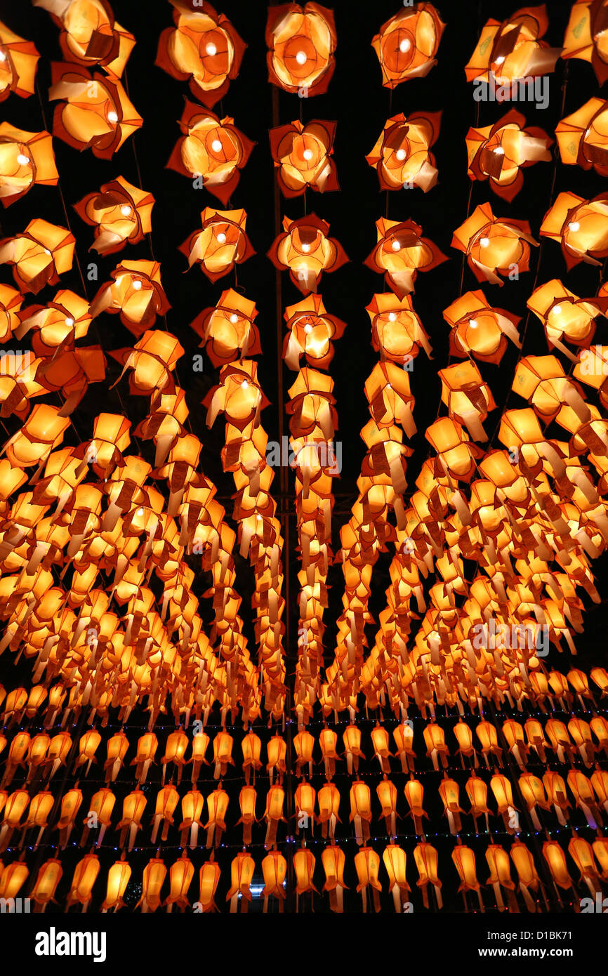 Décorations de Loy Krathong et lanternes, Chiang Mai, Thaïlande Banque D'Images