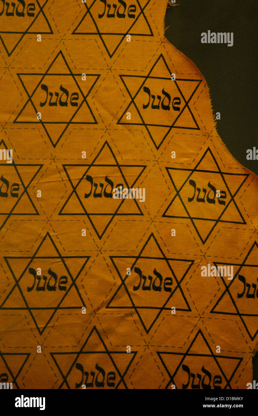 Étoile de David avec le mot 'Jude' utilisé pour marquer les Juifs. Musée juif de Berlin. L'Allemagne. Banque D'Images