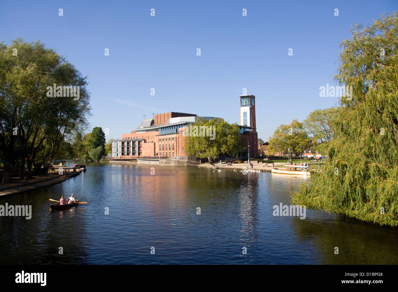 Théâtre RSC de river Stratford Upon Avon Warwickshire Angleterre UK Banque D'Images