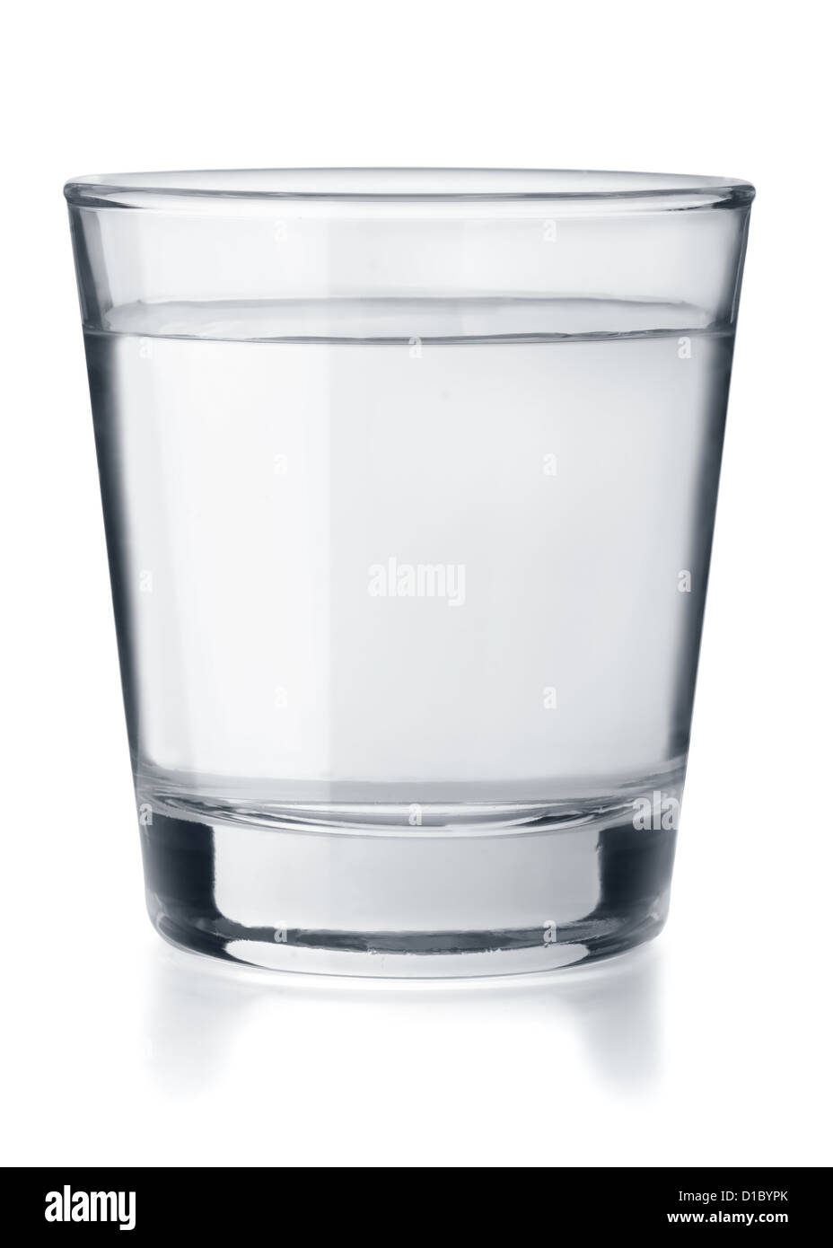 Verre de l'eau douce et limpide isolated on white Banque D'Images