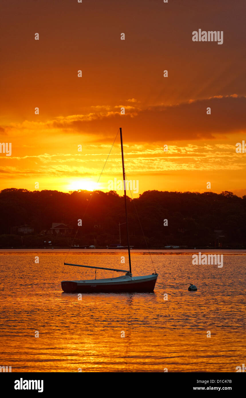 Voilier Sunrise, le lagon, Meyssac, Martha's Vineyard, Massachusetts, USA Banque D'Images