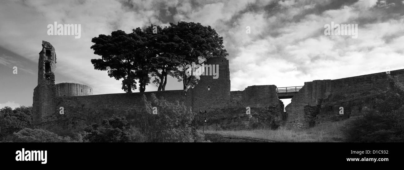 Image panoramique en noir et blanc, des ruines de Barnard Castle, Barnard Castle Town, comté de Durham, de Teesdale, Angleterre, Grande-Bretagne, Royaume-Uni Banque D'Images