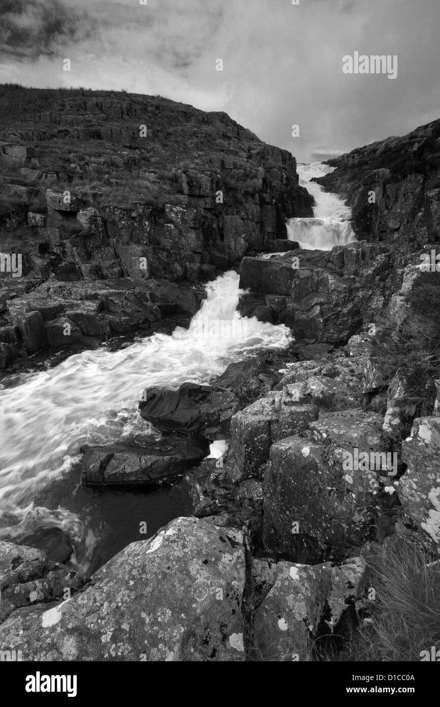 Image panoramique à museau chaudron cascade, fleuve Tees, Maison du Maure Réserve naturelle nationale, la région de Teesdale, Durham County Banque D'Images