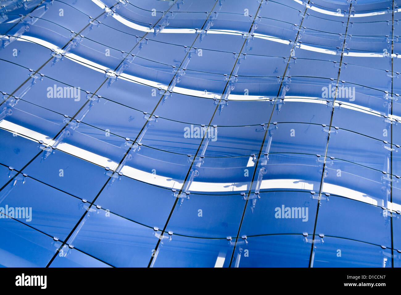 Arrière-plan de l'immeuble de bureaux moderne en verre Banque D'Images