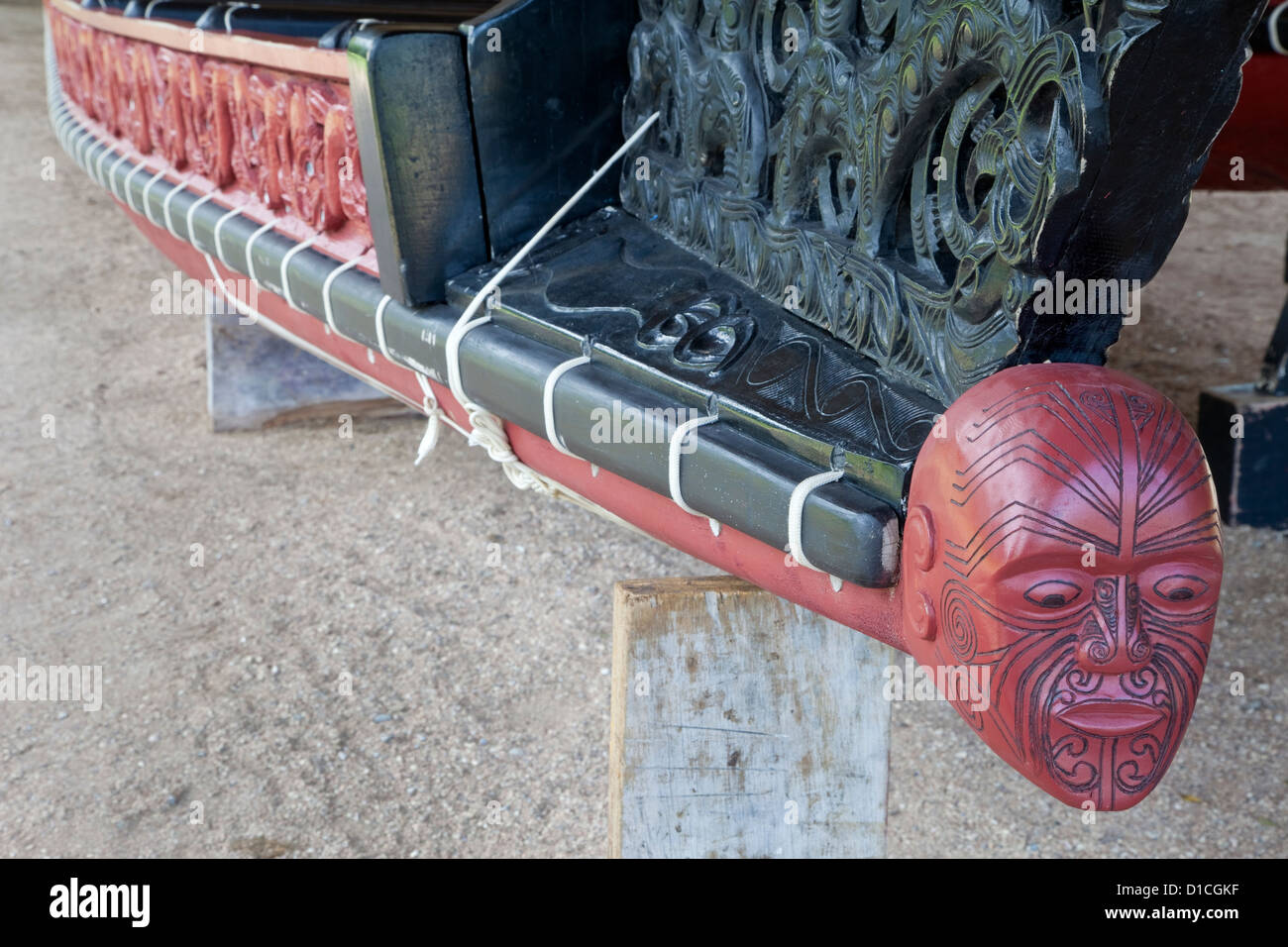 Figure de proue des Maoris sur War Canoe sur l'affichage à l'du Traité de Waitangi, Paihia, Nouvelle-Zélande, île du nord. Banque D'Images