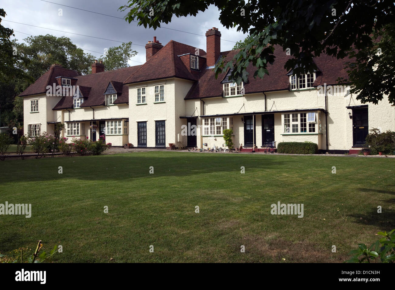 Maisons de style Arts and Crafts à Letchworth, la première cité-jardin conçu par Ebenezer Howard. Hertfordshire, Royaume-Uni Banque D'Images