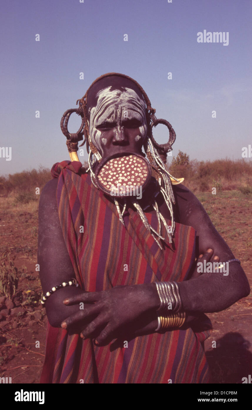Femme mursi Vallée de l'Omo, en Ethiopie. Afrique du Sud Banque D'Images