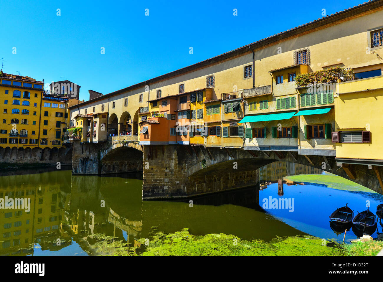 Vue latérale du Ponte Vecchio - Florence - Italie Banque D'Images