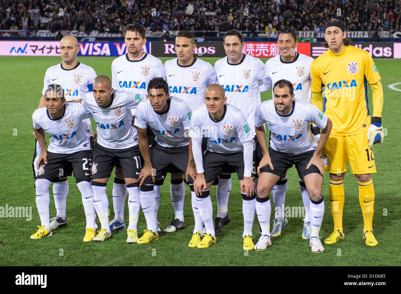 Kanagawa, Japon. 16 décembre 2012. Corinthiens group (Corinthiens), (Corinthiens), le 16 décembre 2012 - Football / Soccer : pendant la Coupe du Monde des Clubs de la FIFA Japon 2012 match final entre les Corinthiens 1- 0 FC Chelsea au stade international de Yokohama, Kanagawa, Japon. (Photo de Maurizio Borsari/AFLO) [0855] Alessandro Mori Nun, Paulo Andre Cren Benini, José Paolo Guerrero Gonzales, Chicao Anderson Sebastiao Cardoso, Ralf de Souza Teles, Cassio Ramos, Jorge Henrique De Souza, Marcio Emerson Passos de Albuquerque, Paulinho, Fabio Santos Romeu, Danilo Gabriel de Andrade. Banque D'Images
