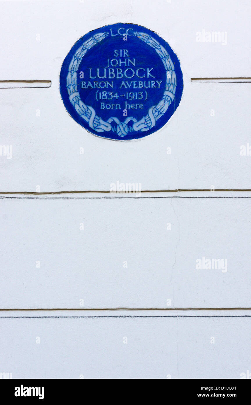 Une plaque bleue à Londres commémorative de Sir John Lubbock, Baron Avebury. Banque D'Images