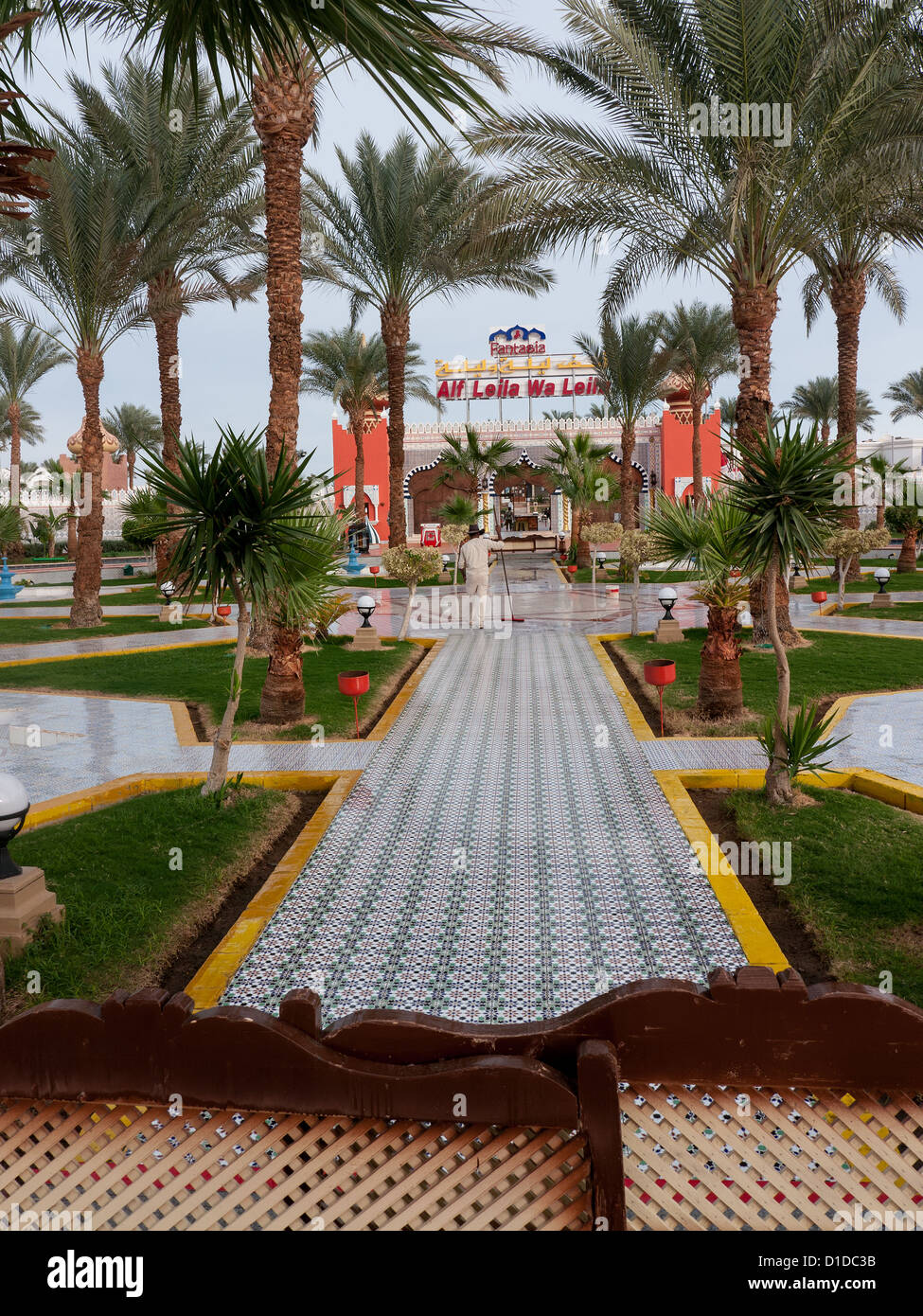 Jardins d'intérieur de Fantasia, un centre de divertissement à Charm El Cheikh, Egypte Banque D'Images