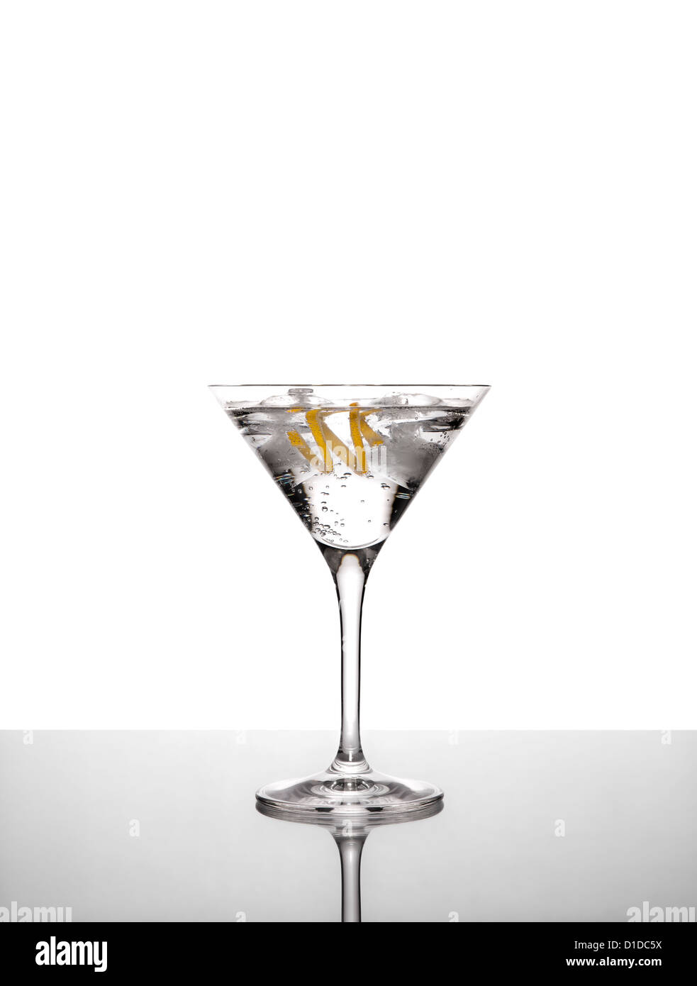 Martini sur fond blanc Banque D'Images