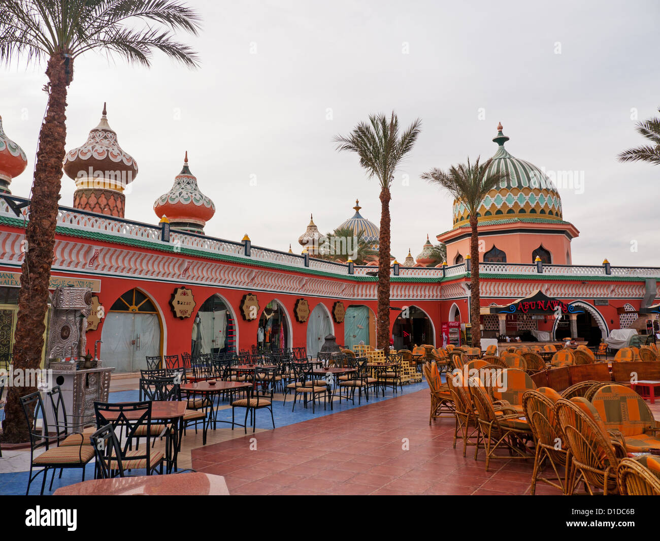 Restaurants et cafés à l'intérieur de Fantasia, un centre de divertissement à Charm El Cheikh, Egypte Banque D'Images