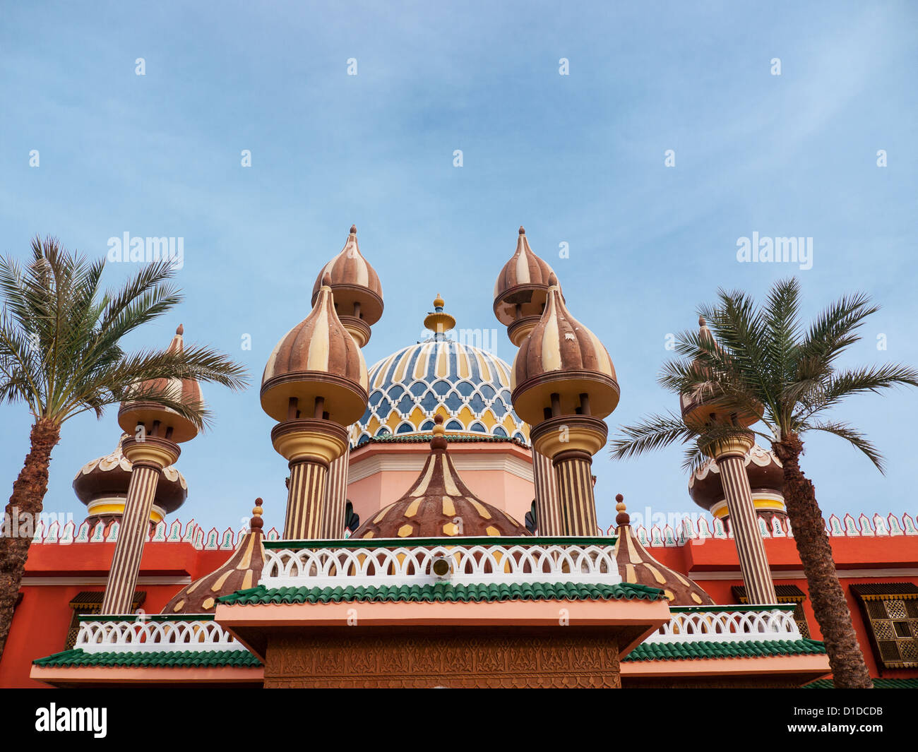 Les minarets et les dômes à l'intérieur de Fantasia, un centre de divertissement à Charm El Cheikh, Egypte Banque D'Images