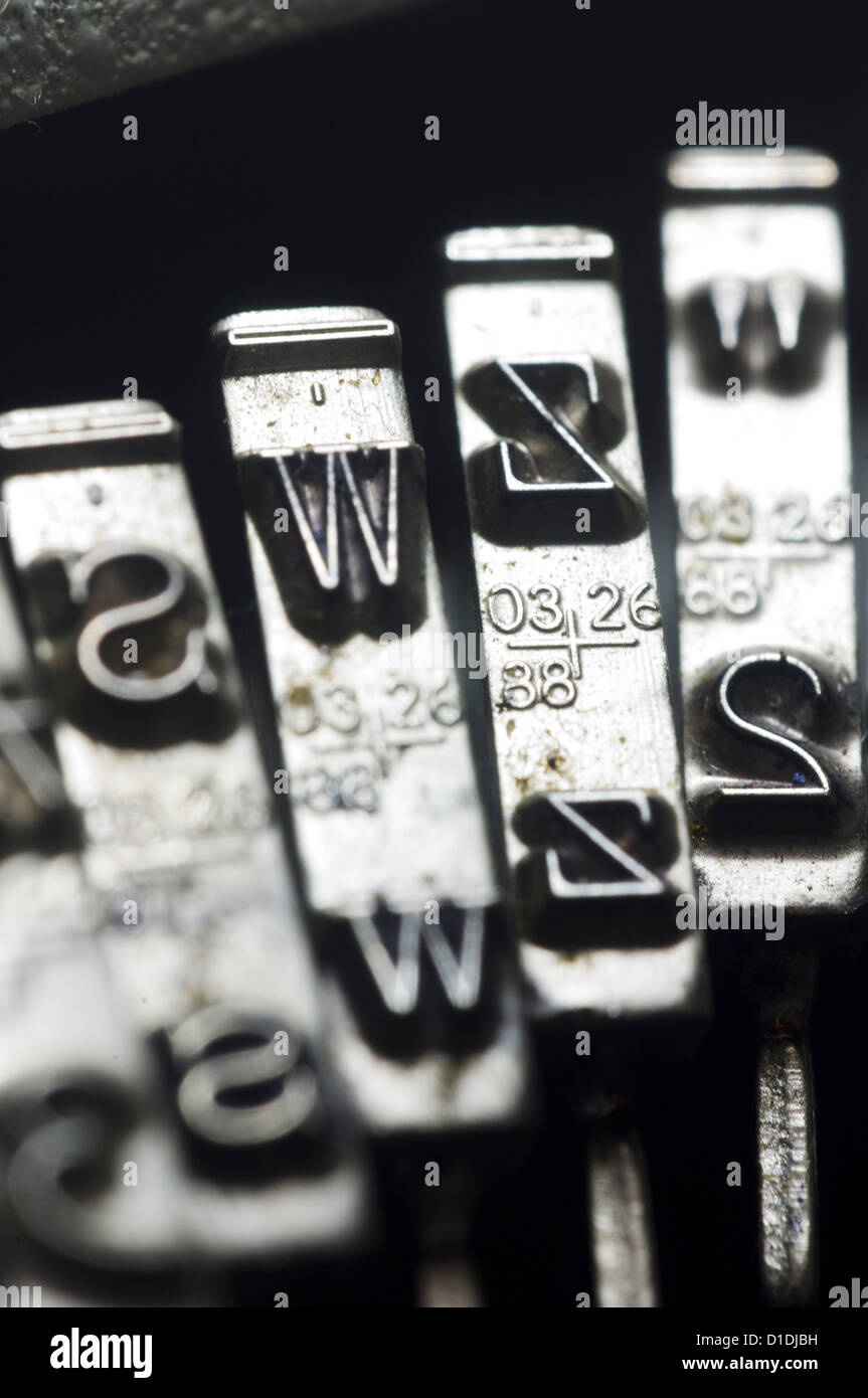 Un gros plan de machine à écrire pour l'utilisation de clés conceptuelles. Banque D'Images