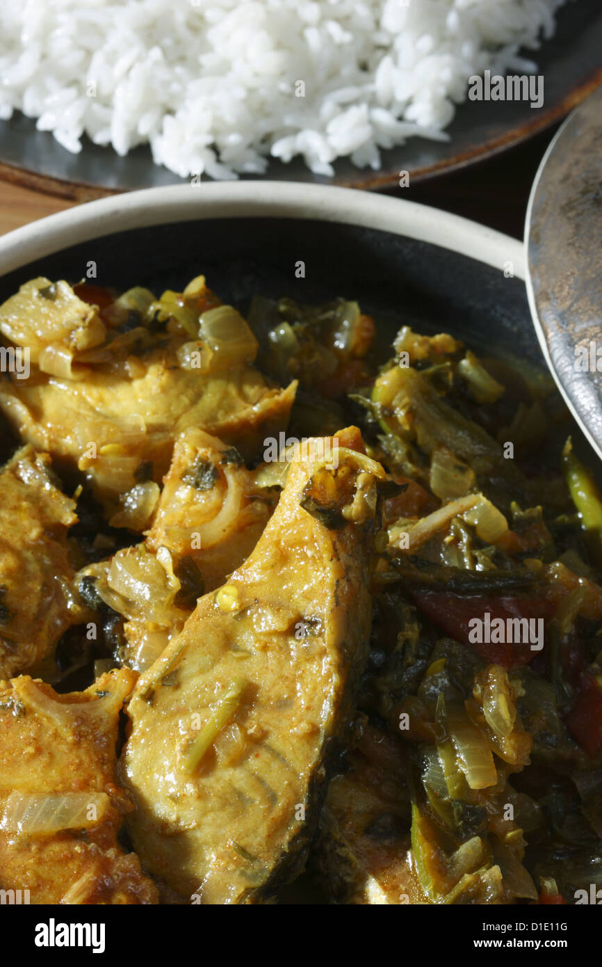 L'Andhra Chepa Pulusu - poissons cuits en sauce tamarin. Banque D'Images