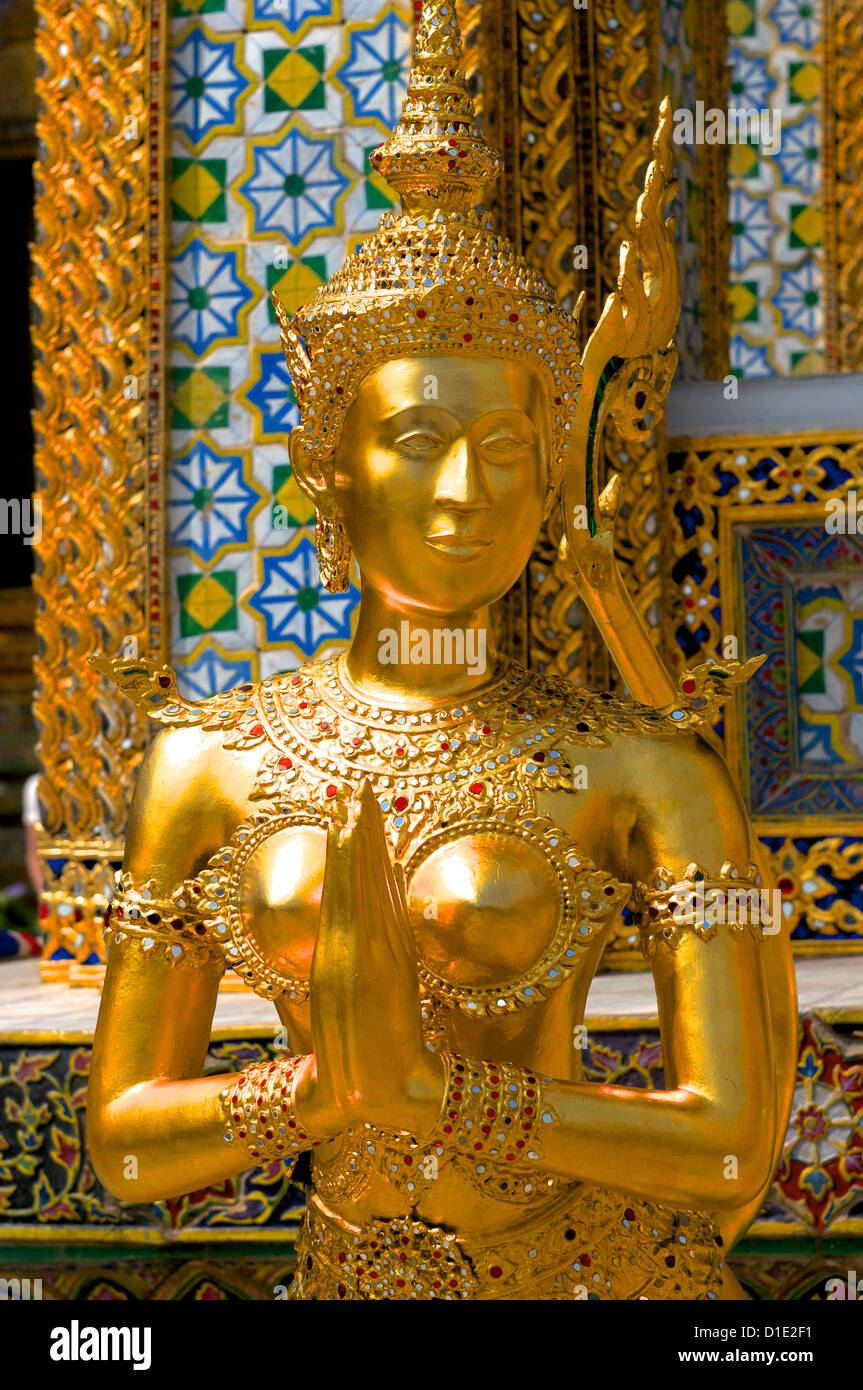 Kinnara, dans le Wat Phra Keo dans le parc du Temple Royal Bangkok Banque D'Images
