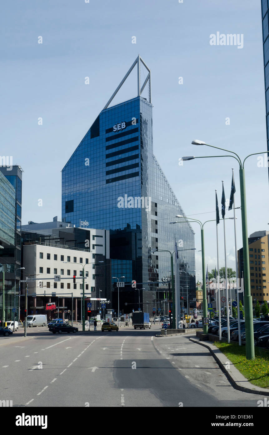 Bâtiments modernes et rue, Centre Ville, Tallinn, Estonie, Europe Banque D'Images