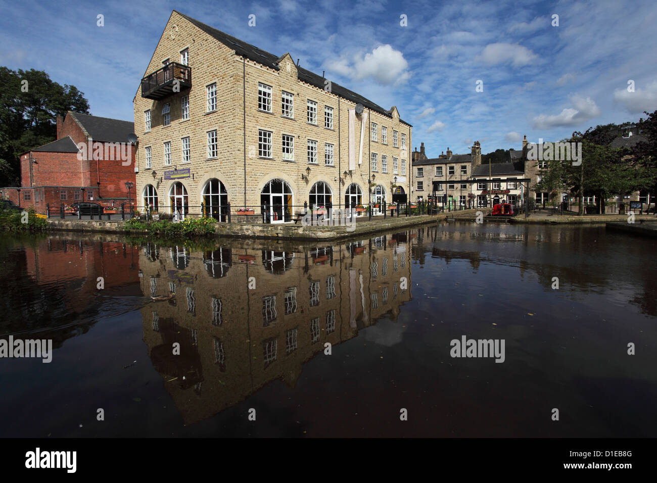 Les bâtiments et le moulin de Dry Dock à Hedben Bridge, West Yorkshire, Yorkshire, Angleterre, Royaume-Uni, Europe Banque D'Images Les bâtiments et le moulin de Dry Dock à Hedben Bridge, West Yorkshire, Yorkshire, Angleterre, Royaume-Uni, Europe Banque D'Images