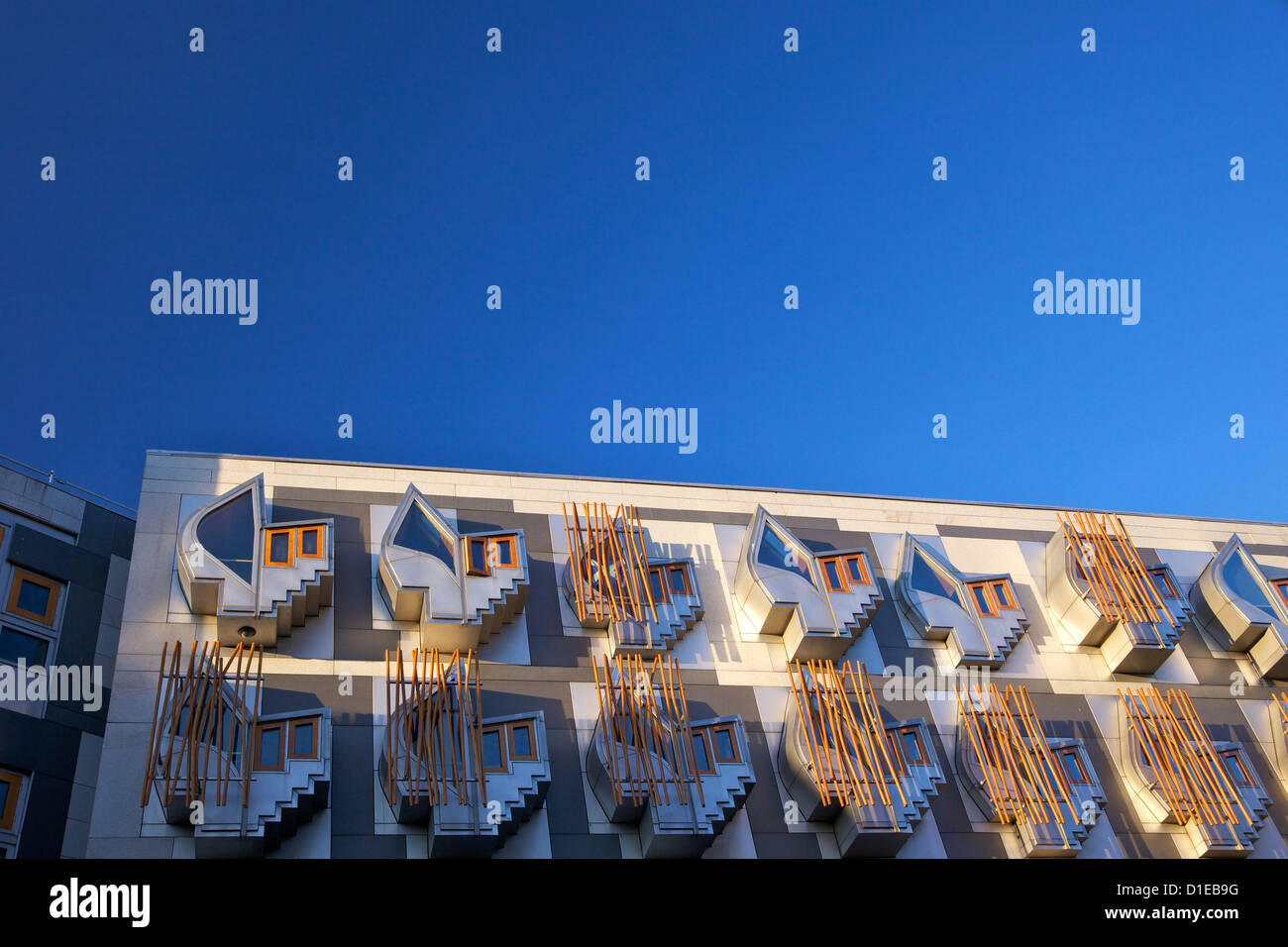 L'extérieur du nouveau Parlement écossais, l'architecte Enric Miralles, Holyrood, Édimbourg, Écosse, Royaume-Uni, Europe Banque D'Images