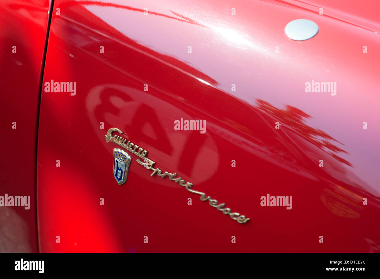 Alfa Romeo voiture classique à un événement rétro à la piste de course historiques à brooklands, Surrey, Angleterre, Royaume-Uni. Banque D'Images