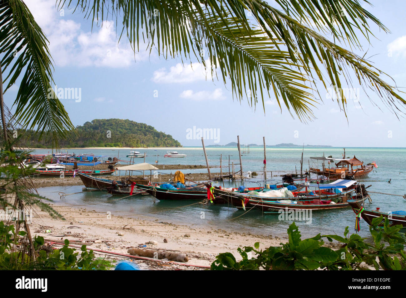 Bateaux de pêche dans le golfe de Thaïlande sur l'île de Ko Samui, Thaïlande. Banque D'Images
