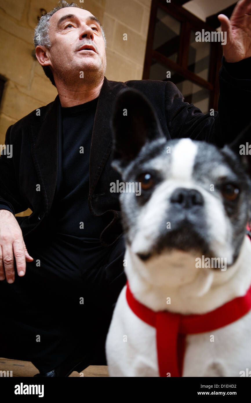 15/12/12 chef Ferran Adria du restaurant El Bulli à l'occasion de rencontrer "bulli' race de chien dans Logroño, La Rioja, Espagne Banque D'Images