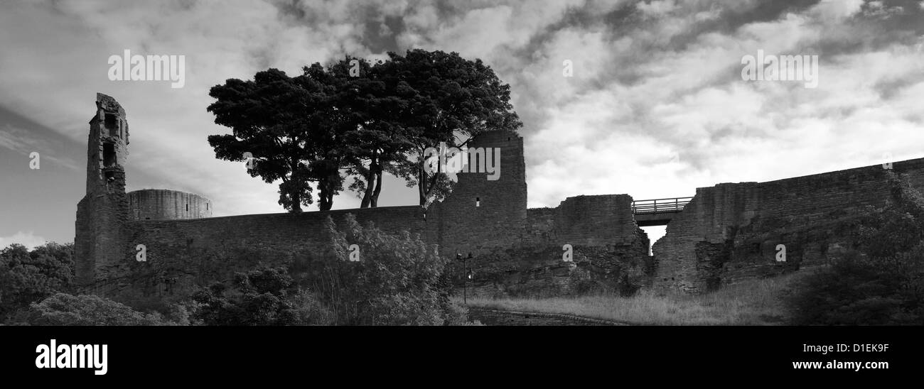 Image panoramique en noir et blanc, des ruines de Barnard Castle, Barnard Castle Town, comté de Durham, de Teesdale, Angleterre, Grande-Bretagne, Royaume-Uni Banque D'Images