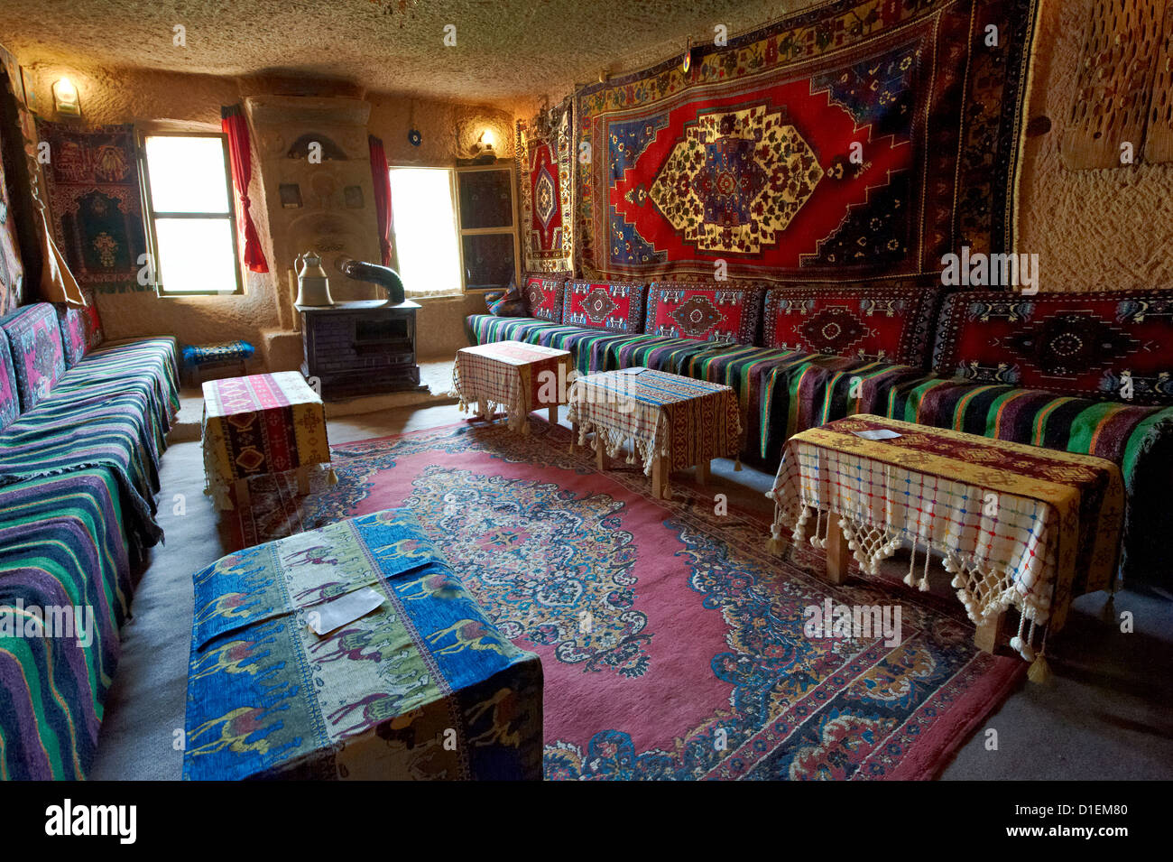 À l'intérieur d'une maison de pierre, la Turquie Cappadoce Uchisar Banque D'Images