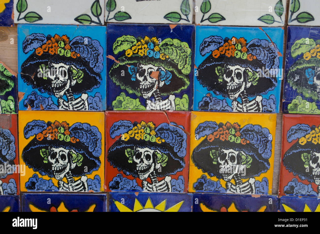 Tête de mort peinte à la main de couleur 600x600 à Todos Santos Baja California Sur Banque D'Images