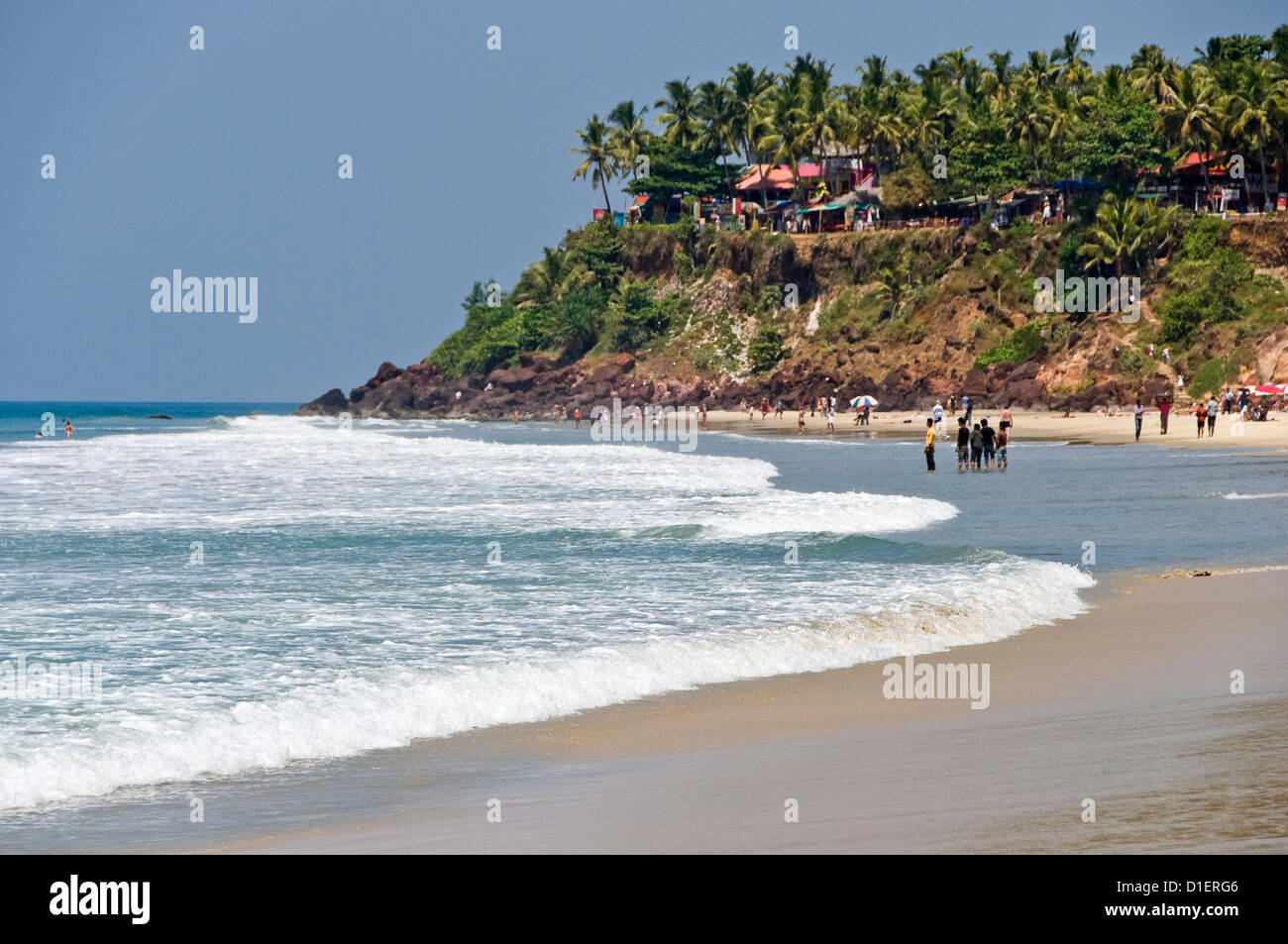 Vue horizontale de l'unique sur les falaises à Varkala Papanasam beach, Kerala. Banque D'Images