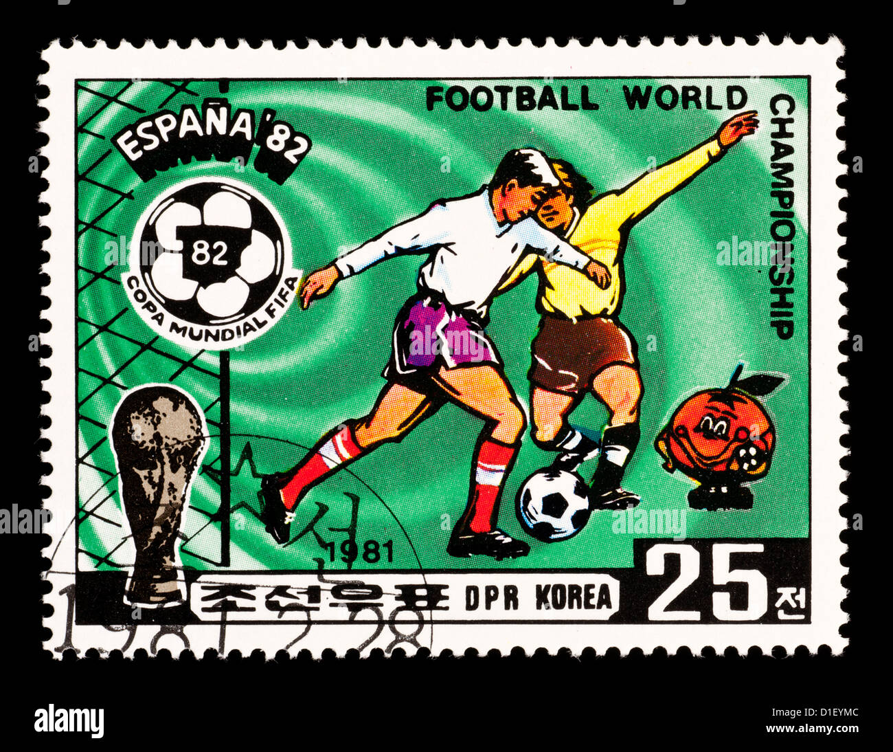 Timbre-poste à partir de la Corée du Nord représentant des joueurs de football, émis pour la Coupe du Monde 1982 en Espagne. Banque D'Images