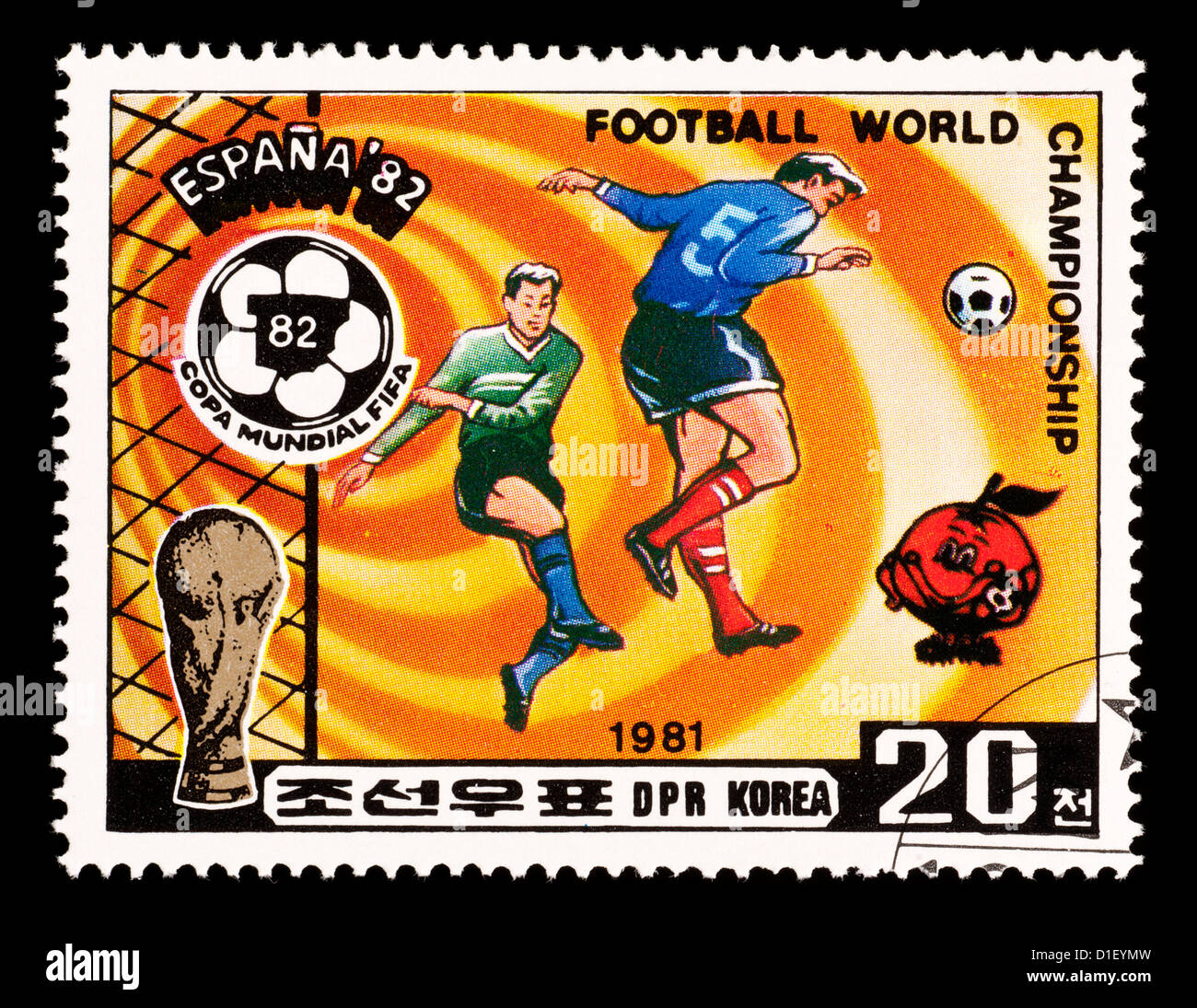 Timbre-poste à partir de la Corée du Nord représentant des joueurs de football, émis pour la Coupe du Monde 1992 en Espagne. Banque D'Images