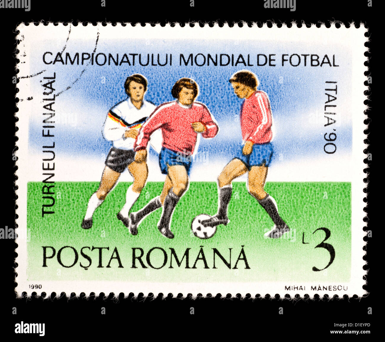 Timbre-poste de Roumanie représentant des joueurs de football, émis pour la Coupe du Monde de Football 1990 en Italie. Banque D'Images