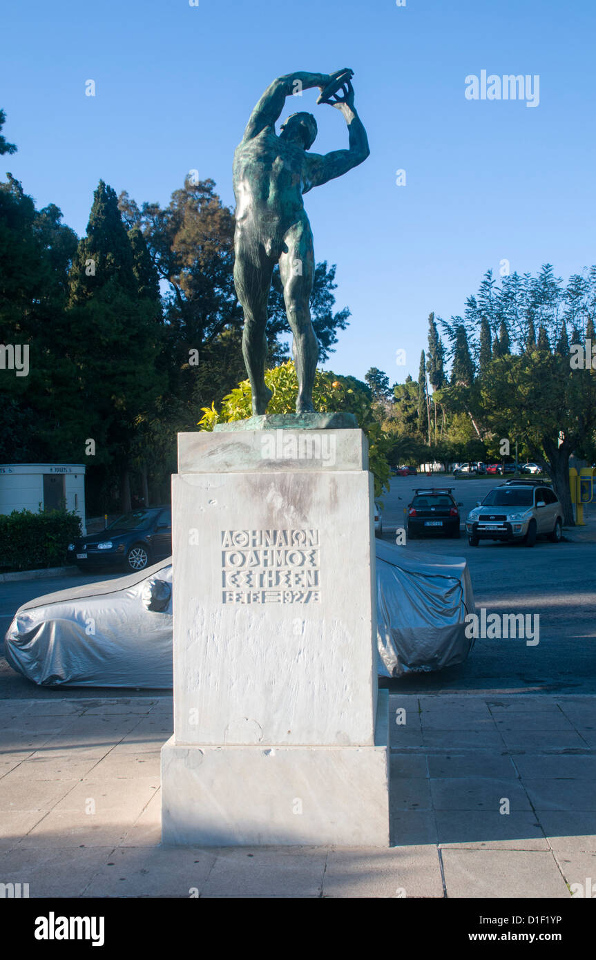 Statue in athens olympic Banque de photographies et d’images à haute