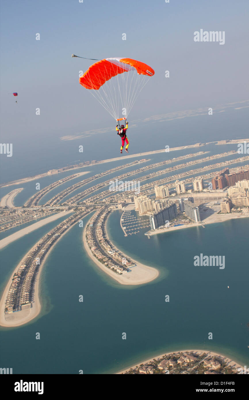Parachutiste dans l'air, Dubaï, Émirats Arabes Unis Banque D'Images