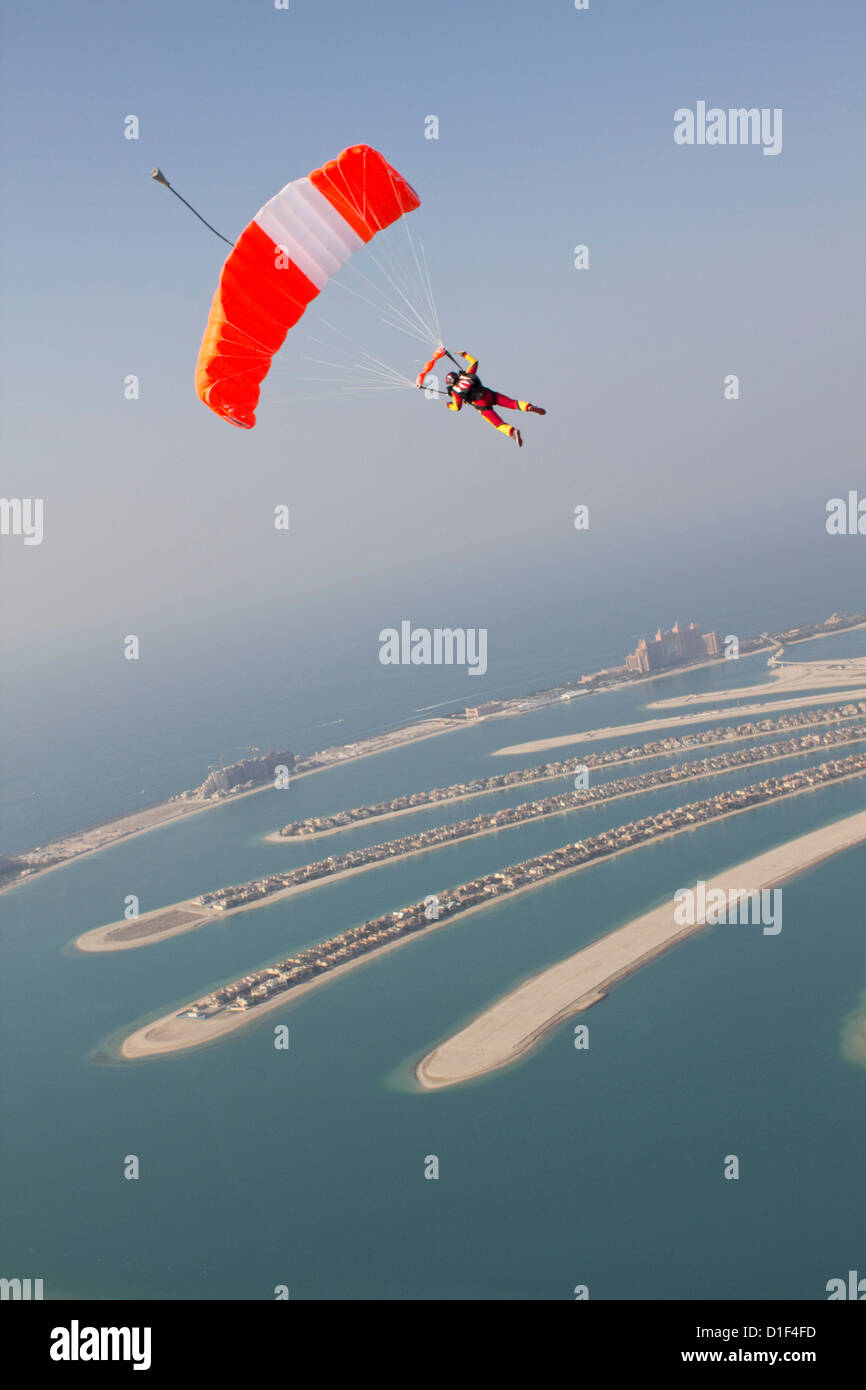 Parachutiste dans l'air, Dubaï, Émirats Arabes Unis Banque D'Images