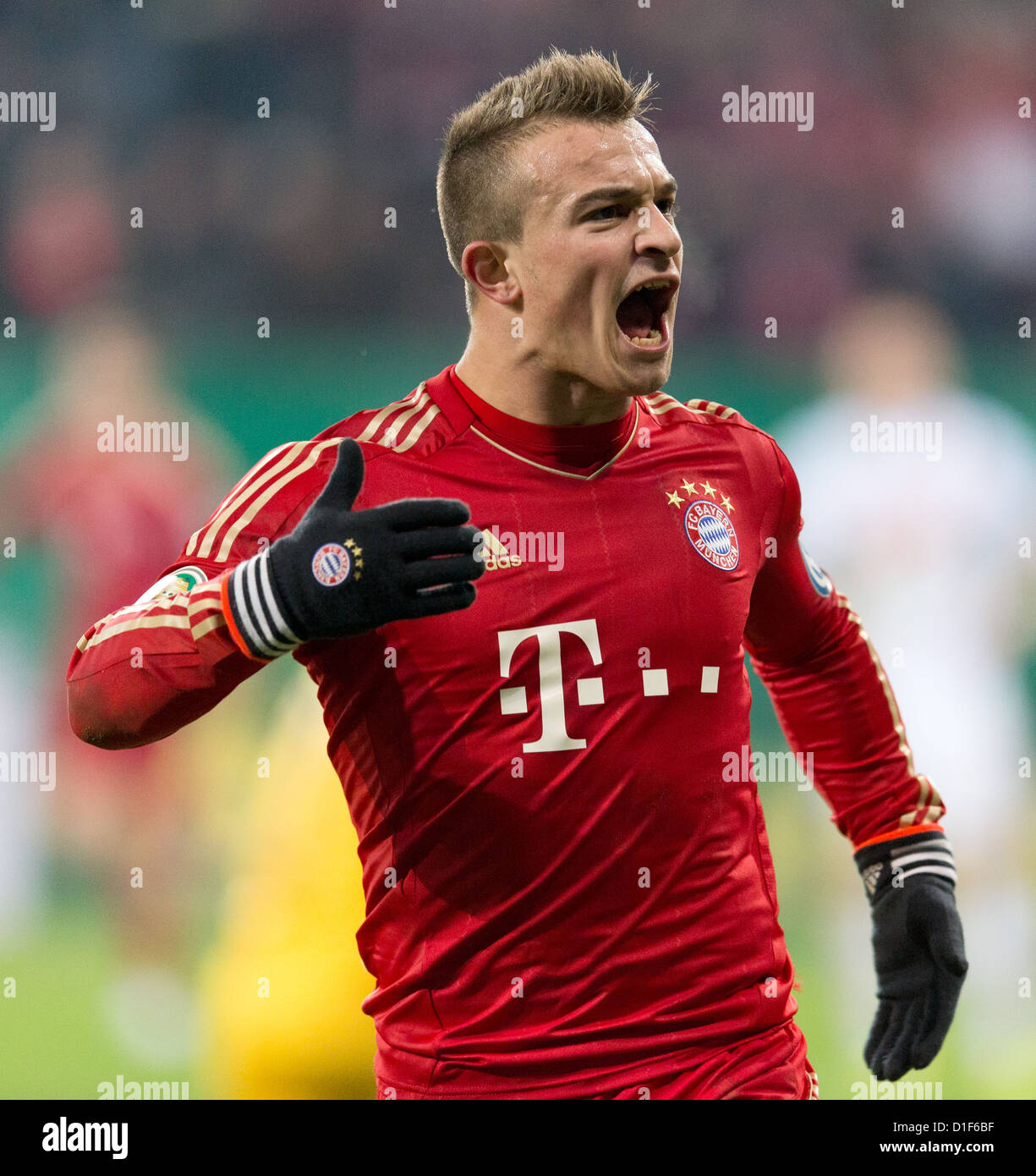 La concurrence de la coupe d'Allemagne - FC Augsburg v FC Bayern Munich 0-2 le 18 décembre 2012 : le Bayern's Xherdan Shaqiri célèbre après son 2-0. Banque D'Images