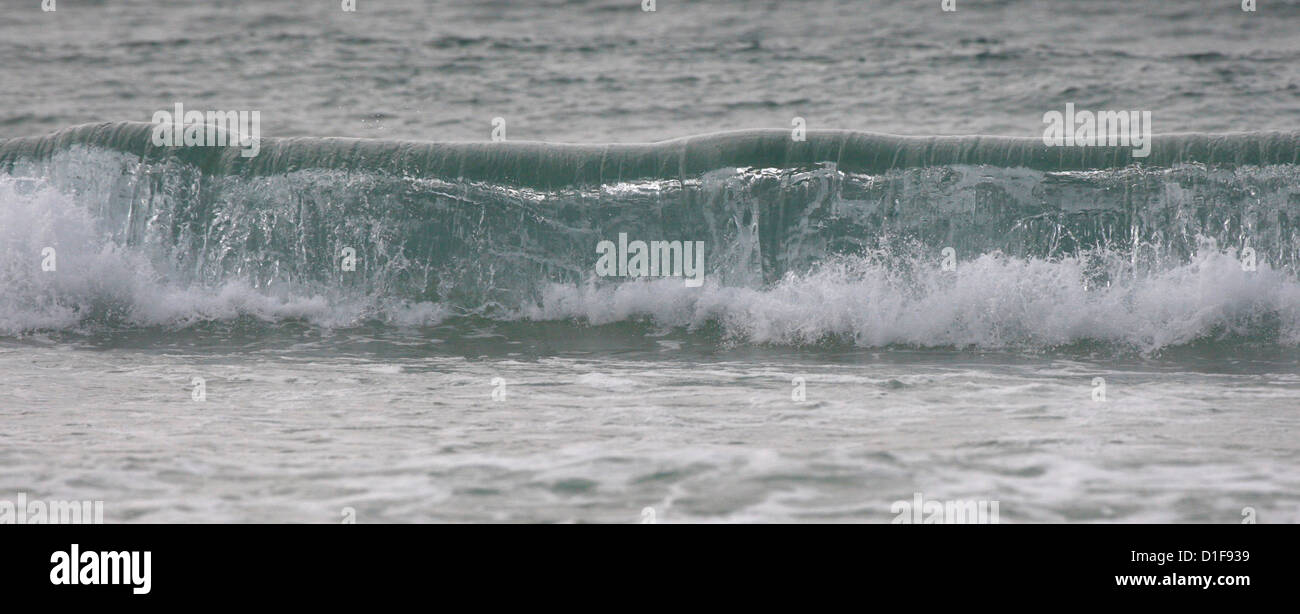 17.07.12 Des vagues à la plage de Porthmeor à St.Ives en Cornouailles photo par James Galvin Banque D'Images