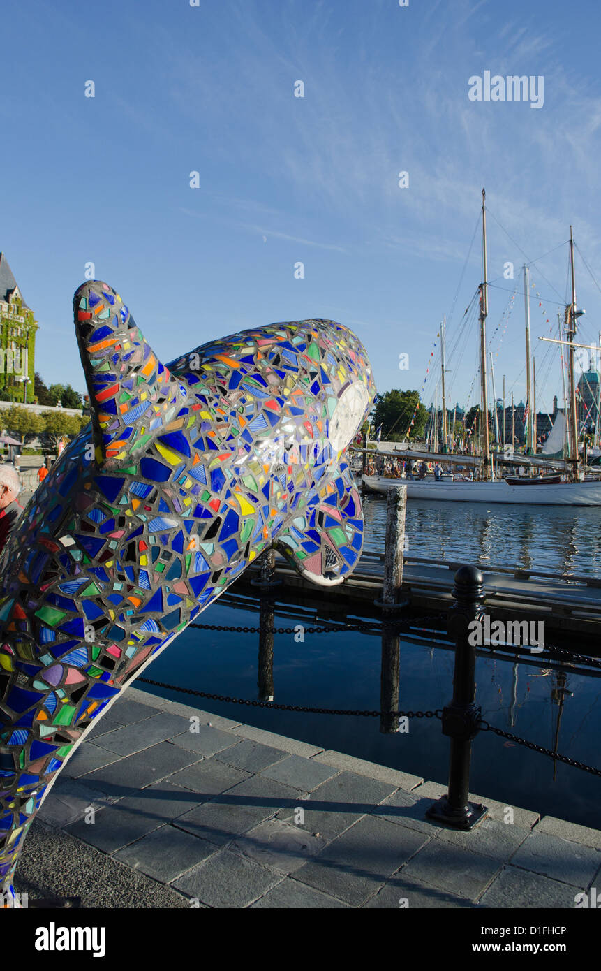 Statue mosaïque Orca Port Victoria de l'île de Vancouver, BC Banque D'Images