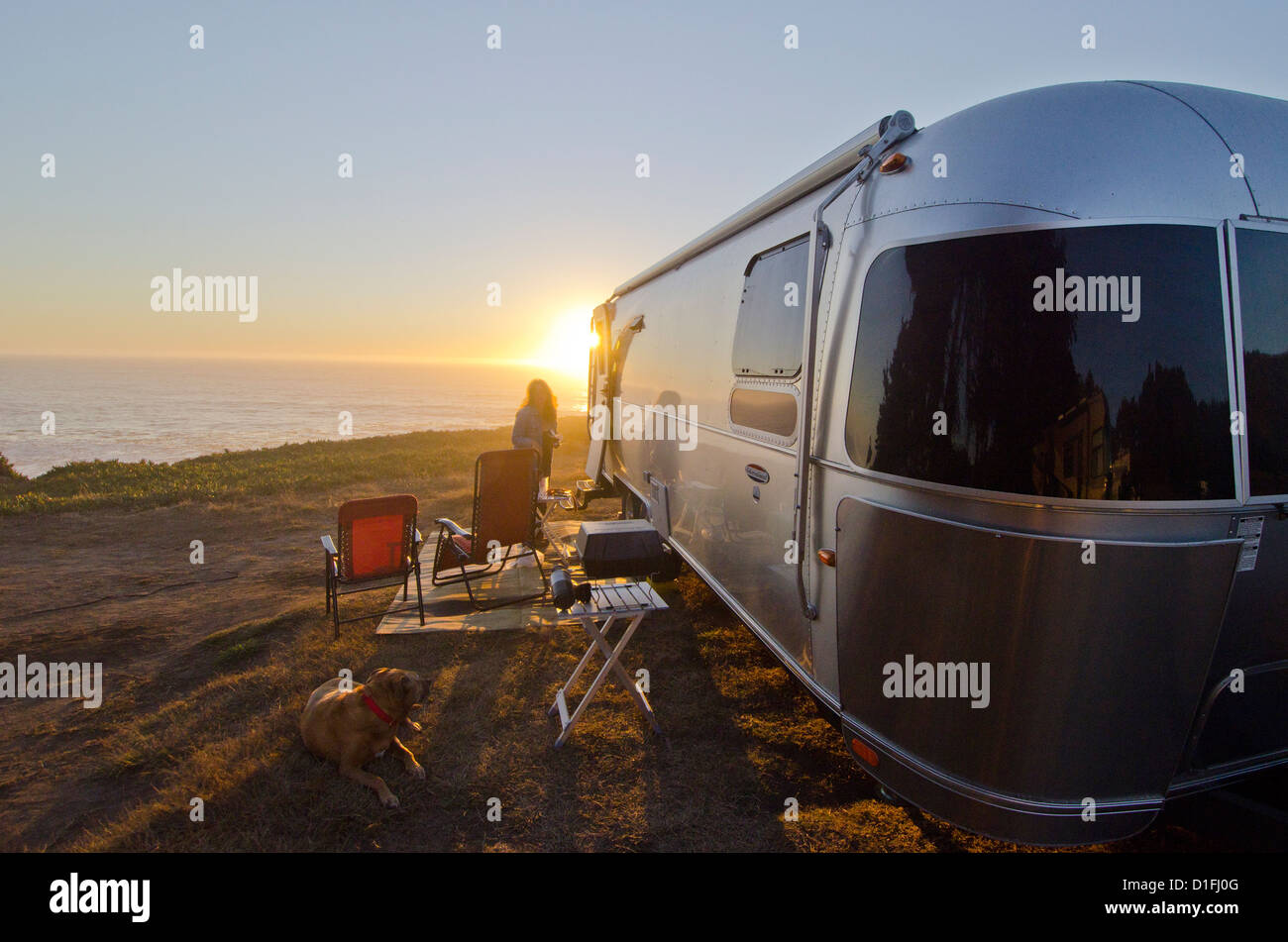 Camping Airstream côte nord de la Californie Banque D'Images