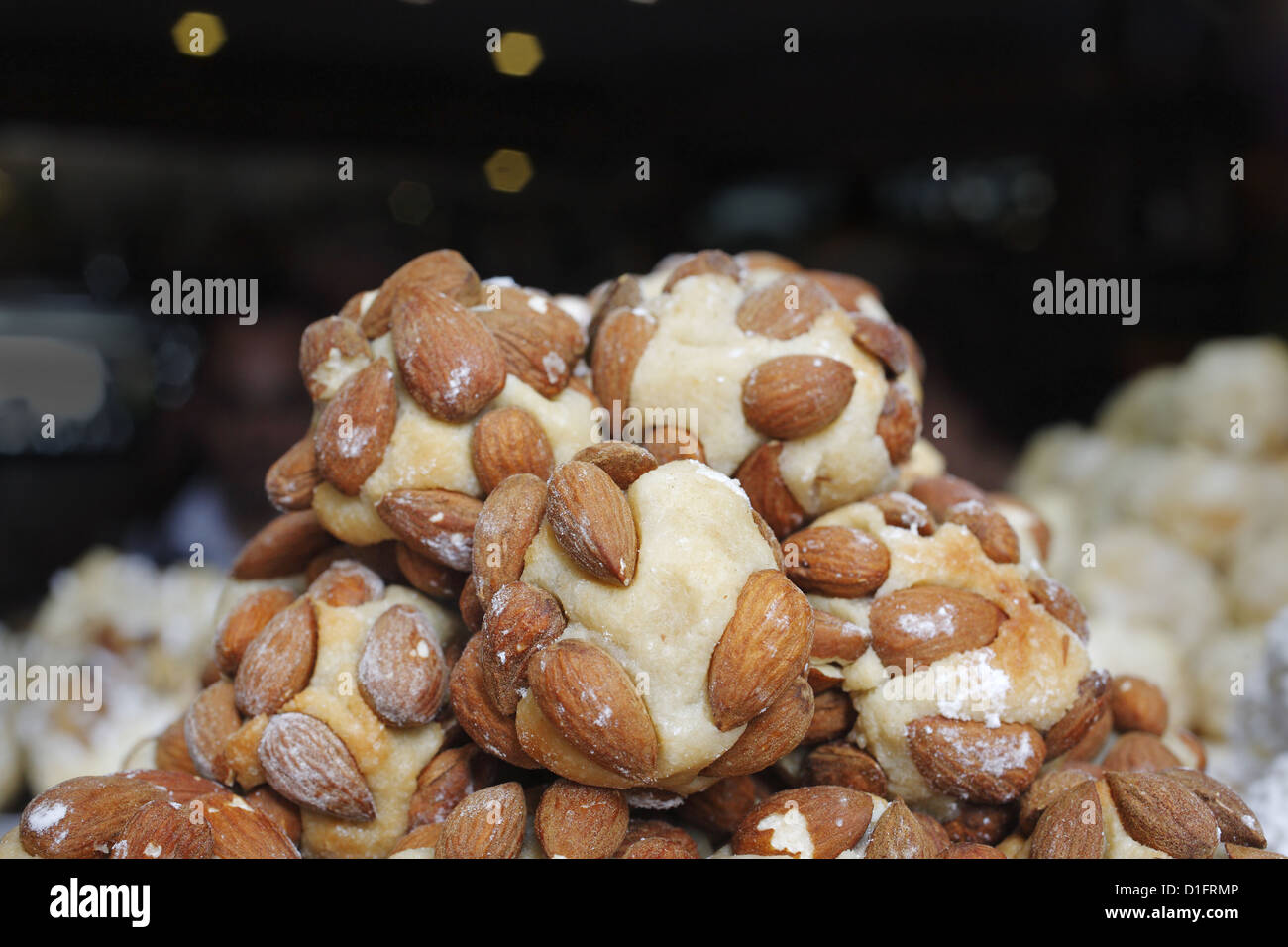 Sélection de couverts d'amande cookies, Sicile, Italie Banque D'Images