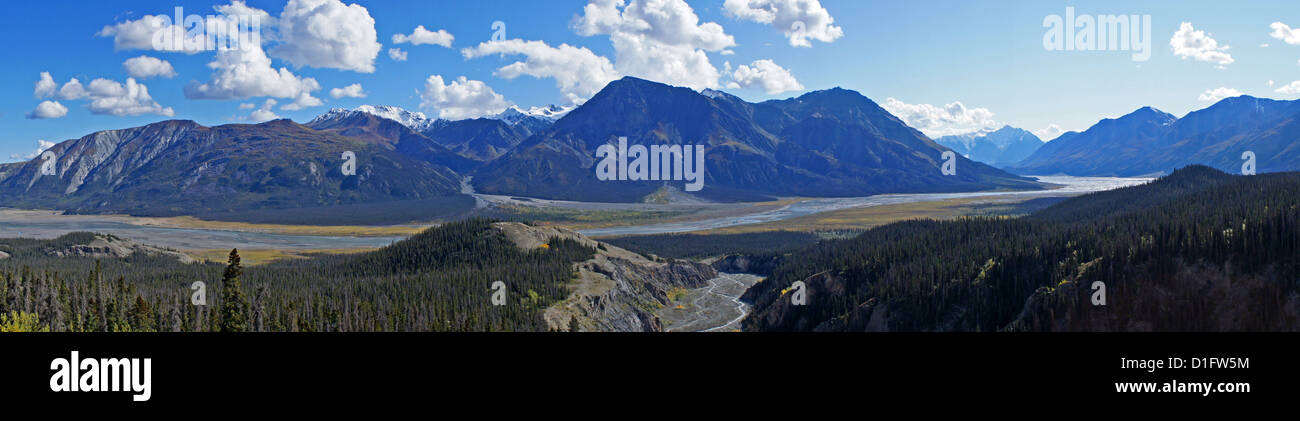 Panorama de la rivière Slims, Réserve de parc national Kluane, Yukon Terr. Canada Banque D'Images