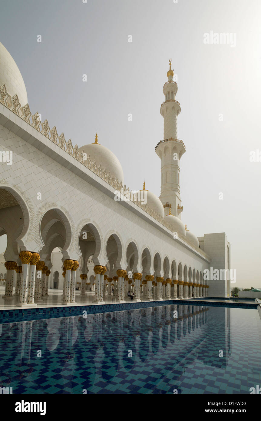 La Mosquée Sheikh Zayed, Abu Dhabi, Émirats arabes unis, Moyen Orient Banque D'Images