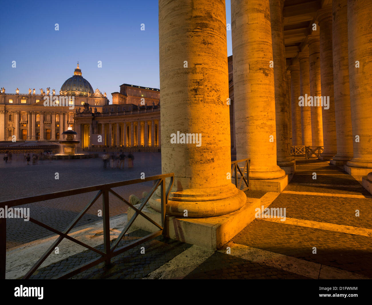 La Basilique Saint-Pierre, Vatican, Rome, Latium, Italie, Europe Banque D'Images
